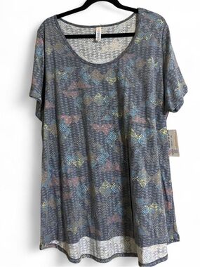 LuLaRoe Top Sz 3XL CLASSIC T Geometric Print High/Low Hem Short Sleeves Casual